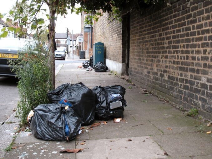 Worthing Gooner, Going Postal