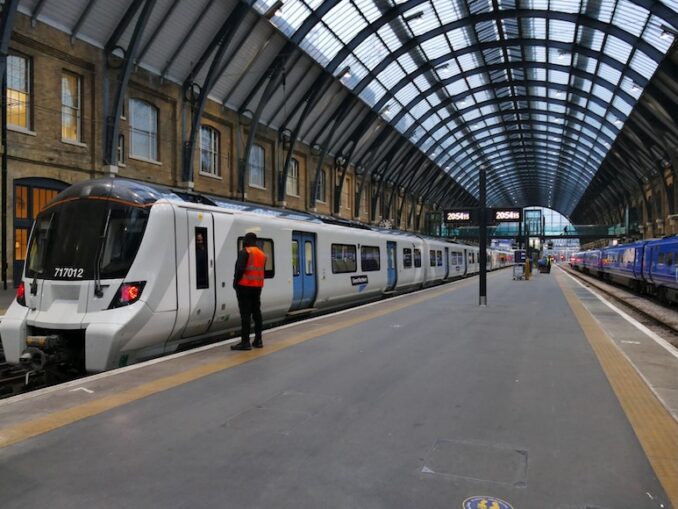 Worthing Gooner, Going Postal